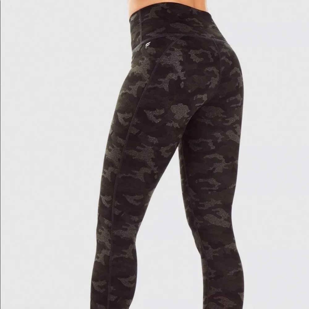 Fabletics Power-hold Black Green Camo 25 in‎ Leggings